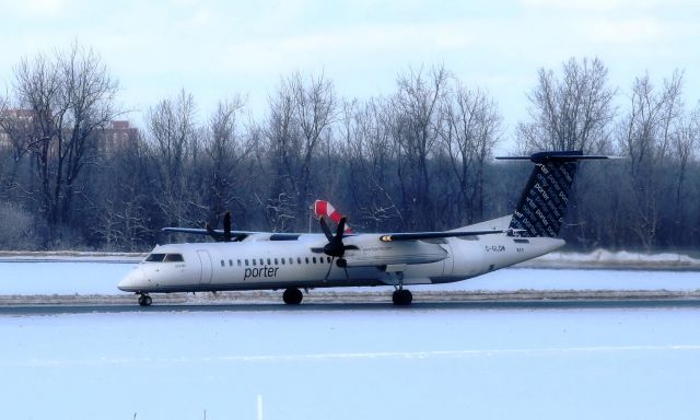 de Havilland Dash 8-100 (C-GLQM) - Departing from rwy 25 to Toronto Island Airport on 27-Dec-13.