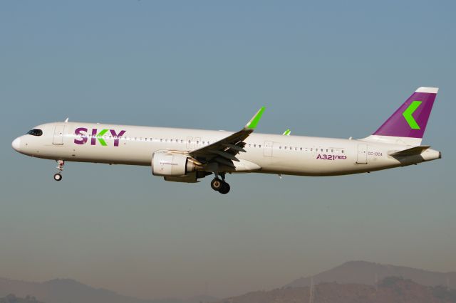 Airbus A321 (CC-DCA)