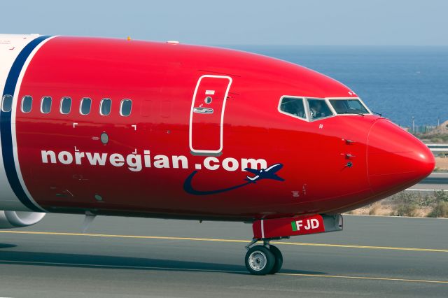 Boeing 737-800 (EI-FJD)