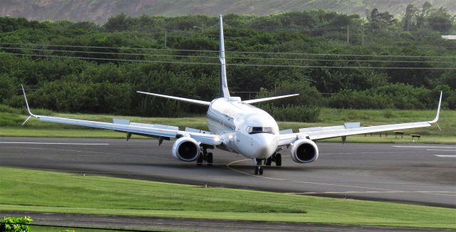 Boeing 737-800 (C-GKWJ)