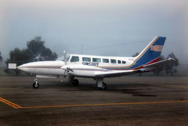 Cessna 404 Titan (VH-LAD) - SUNSTATE AIRLINES - CESSNA 404 TITAN - REG : VH-LAD (CN 4040224) - MILDURA VIC. AUSTRALIA - YMIA 25/6/1988