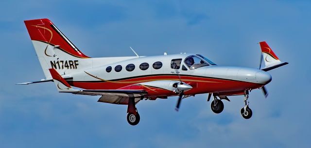 Cessna Chancellor (N174RF) - N174RF 1978 Cessna 414A Chancellor s/n 414A0217 - North Las Vegas Airport  KVGTbr /Photo: Tomás Del Corobr /February 11, 2021