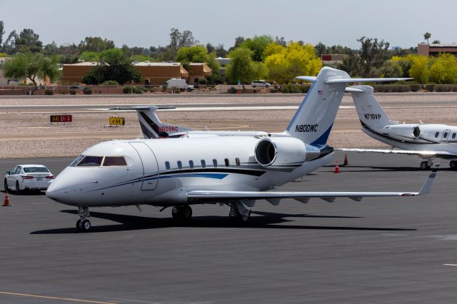 Canadair Challenger (N800WC)