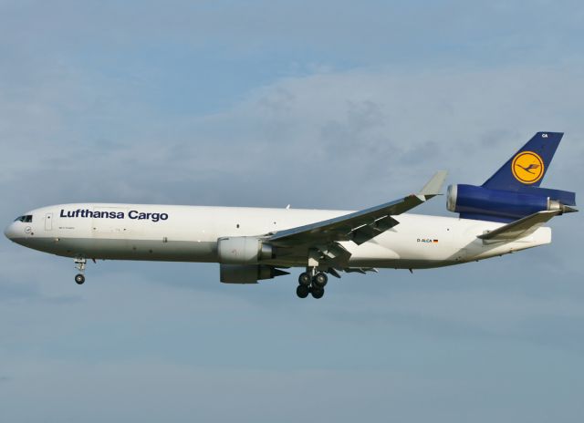 Boeing MD-11 (D-ALCA)