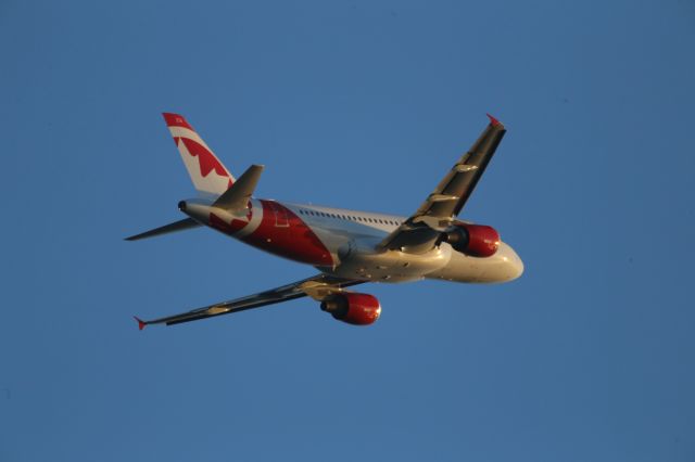 Airbus A319 (C-GBHO)