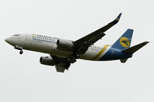 BOEING 737-300 (UR-GAQ)