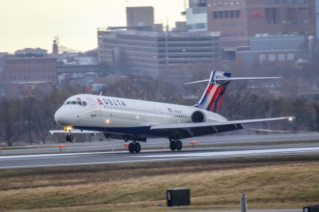 Boeing 717-200 (N951AT) - DTW-PWM