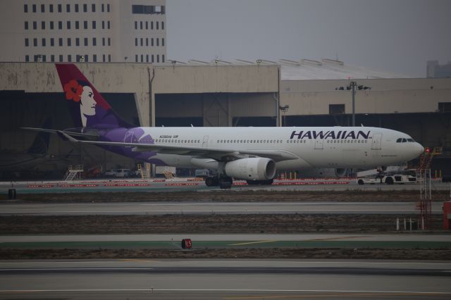 Airbus A330-200 (N396HA)