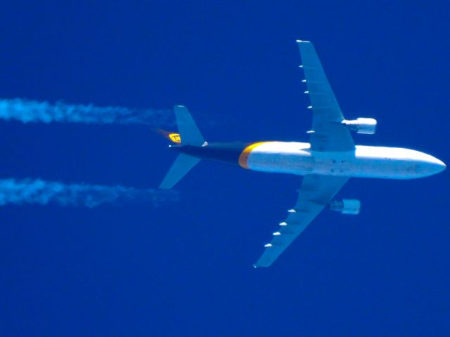 Airbus A300F4-600 (N140UP)