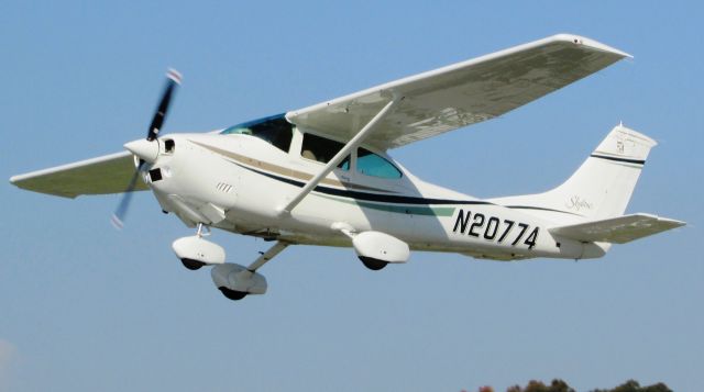 Cessna Skylane (N20774) - Taking off from RWY 24