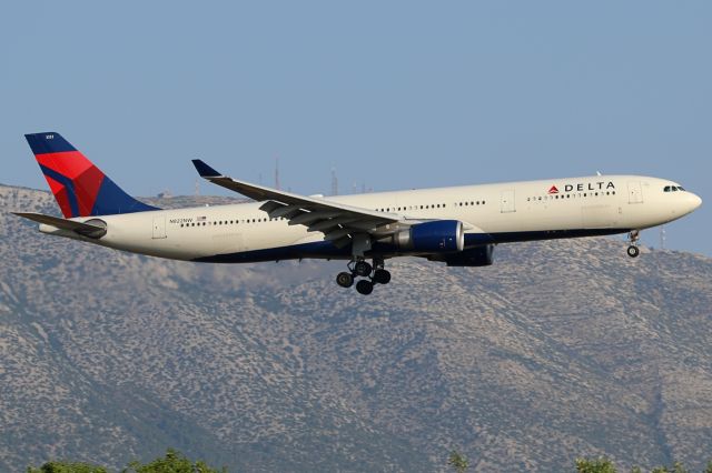 Airbus A330-300 (N822NW)