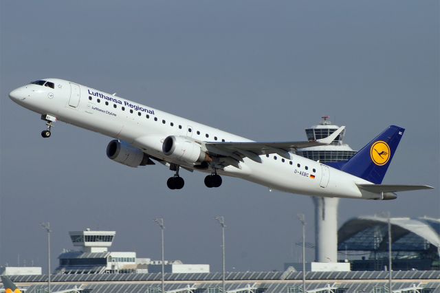 Embraer ERJ-190 (D-AEBC) - Embraer ERJ-195LR, Lufthansa CityLine, D-AEBC, EDDM Airport München Franz Josef Strauss, 19. Febr. 2019