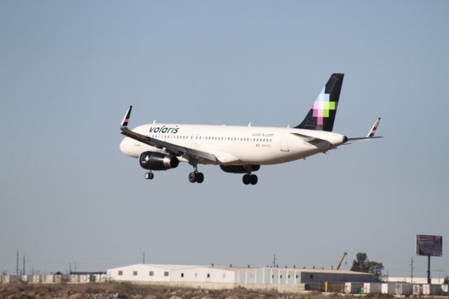 Airbus A320 (XA-VLL) - FINAL APPROACH 27 MMTJ