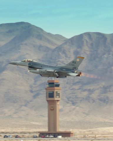 Lockheed F-16 Fighting Falcon —