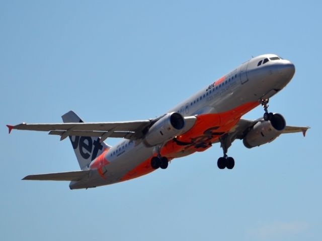 Airbus A320 (VH-VQP) - Getting airborne off runway 23. Wednesday 4th January 2012.