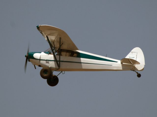 Piper PA-12 Super Cruiser (N4328M) - STOL.