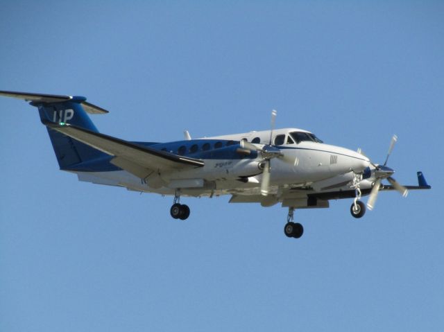 Beechcraft Super King Air 350 (N835UP) - Landing RWY 20R