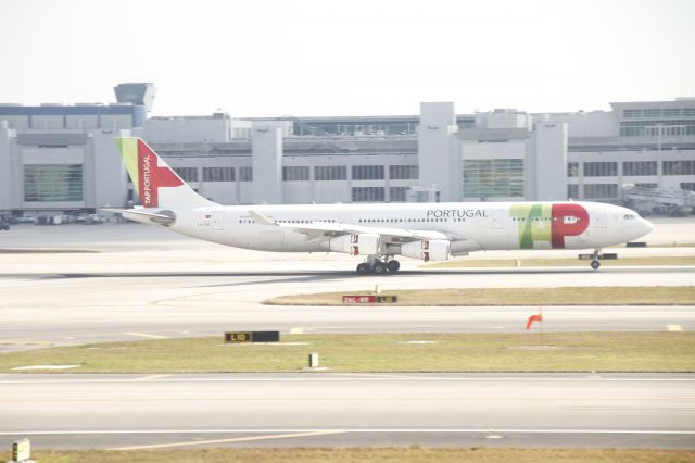 Airbus A340-300 (CS-TOC)