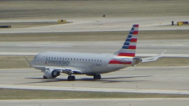 Embraer 175 (N208AN) - Here's a plane I flew out on in 2019!br /Date - March 21, 2021