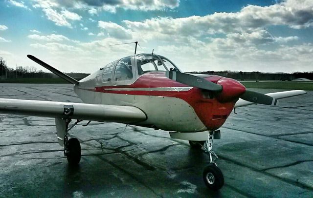 Beechcraft 35 Bonanza (N8789A)