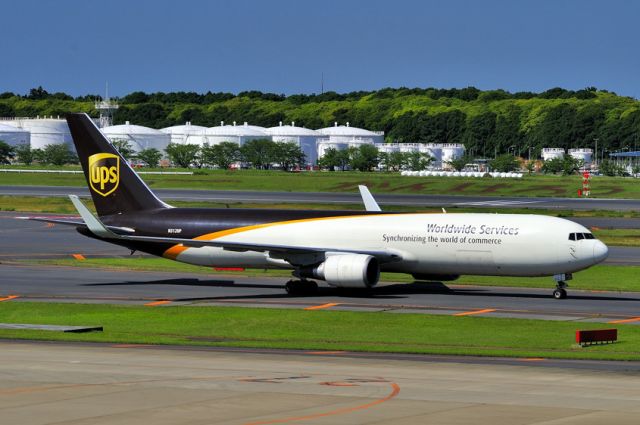 BOEING 767-300 (N312UP)