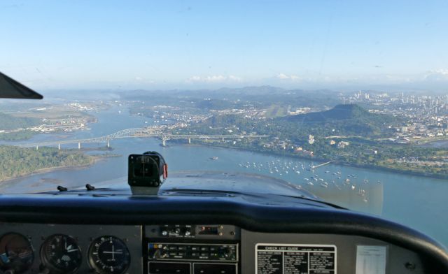 Cessna Skyhawk (HP1554FT) - Crossing over Panama Canal on final for Rwy 01.