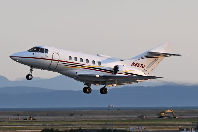 Hawker 800 (N457J)