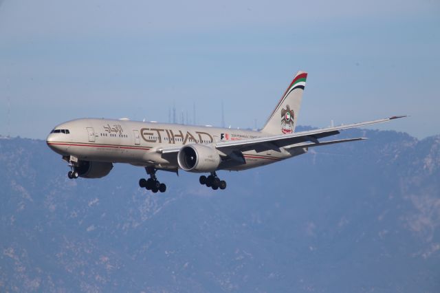 BOEING 777-200LR (A6-LRD)