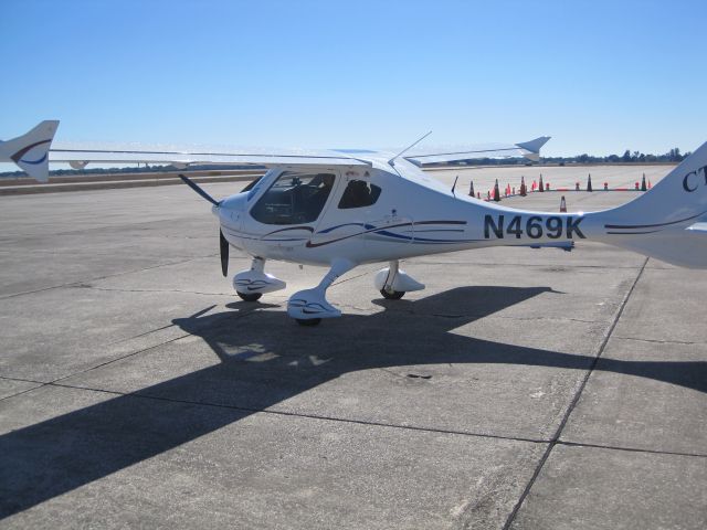 Dassault Falcon 10 (N469K)