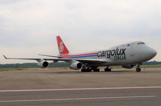 Boeing 747-400 (LX-SCV)