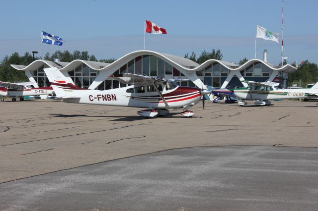 Cessna Skylane (C-FNBN) - C-FNBN Cessna Skylane 182 RVA Aéroport de Trois-Rivières QC.CYRQ 13-07-2019