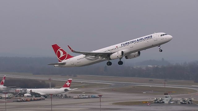 Airbus A321 (TC-JTN) - LX1736 to Istanbul takeoff from RWY10