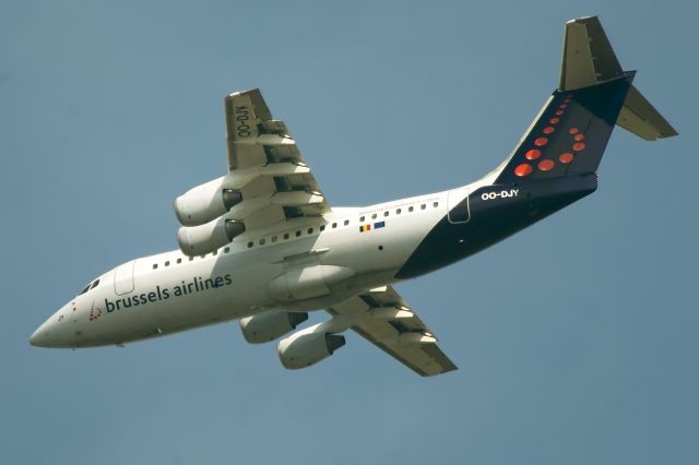 de Havilland Dash 8-400 (OO-DJY)