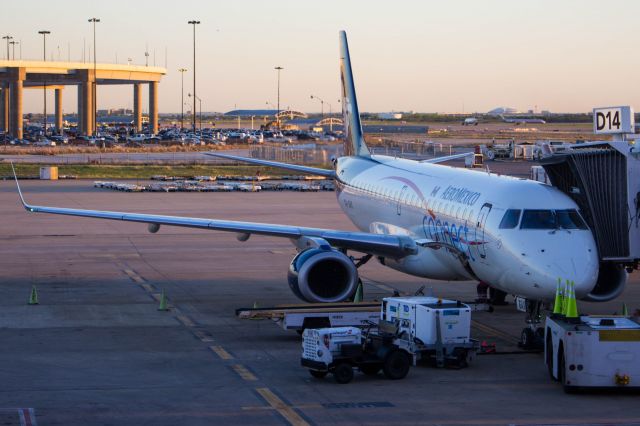 Embraer ERJ-190 (XA-GAX)