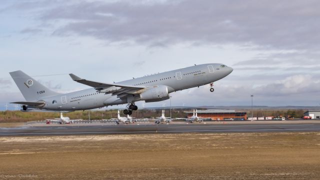 Airbus A330-300 (T054)