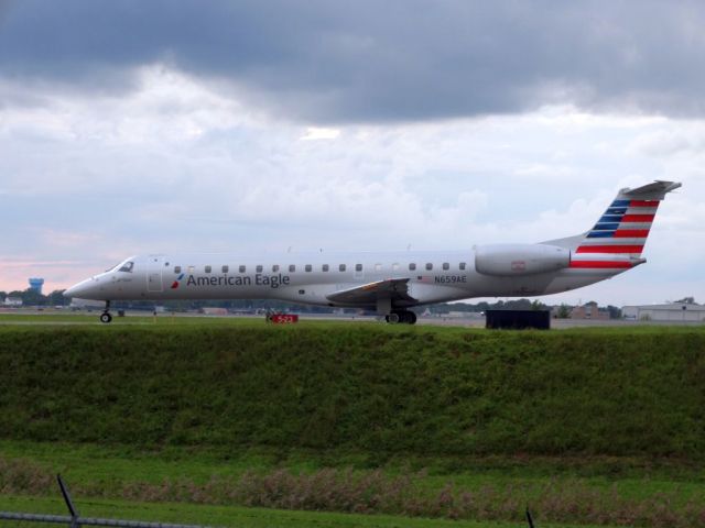 Embraer ERJ-145 (N659AE)