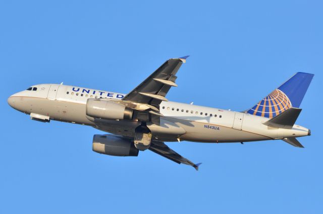 Airbus A319 (N843UA)