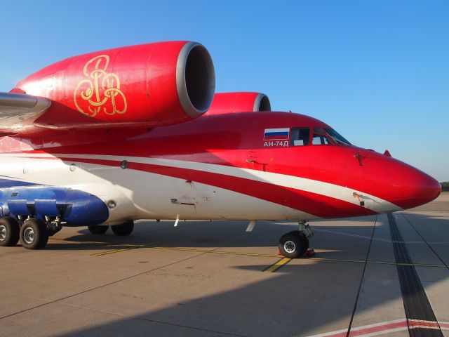 Antonov An-74-200 (RA-74015)