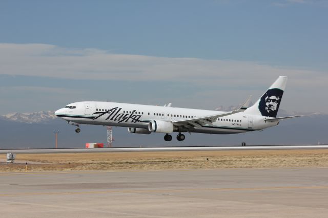 Boeing 737-900 (N319AS)