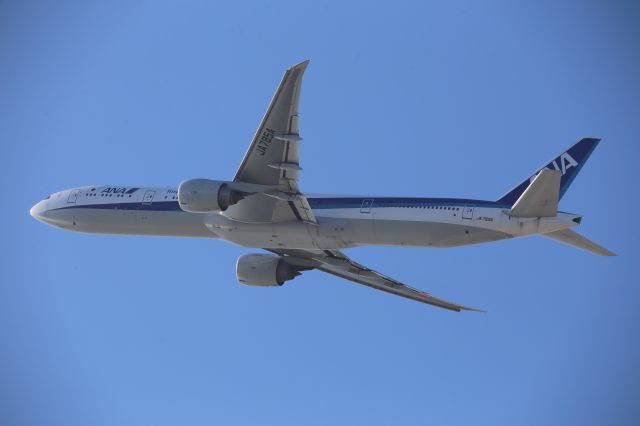 BOEING 777-300ER (JA785A)