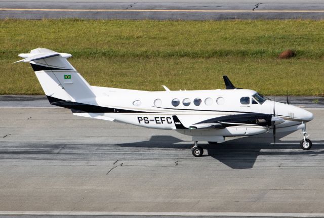Beechcraft Super King Air 200 (PS-EFC)