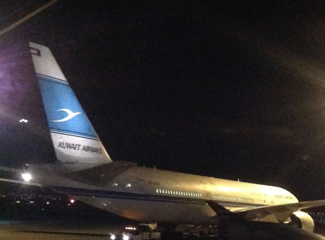 Boeing 777-200 (9K-AOA) - Kuwait Airlines parked at JFK