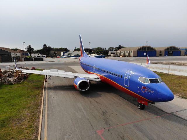 BOEING 737-300 (N629SW) - Ultima foto del N629SW B737-300 con los colores de SouthWestbr /Dias antes de su conversion para ser parte de SwiftAir