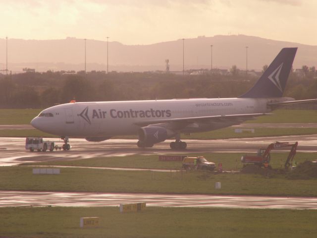 Airbus A300F4-200 (EI-OZB) - Air Contractors A300-100F EI-OZB. Seen from off DUB terminal in the afternoon of 15.10.2007.