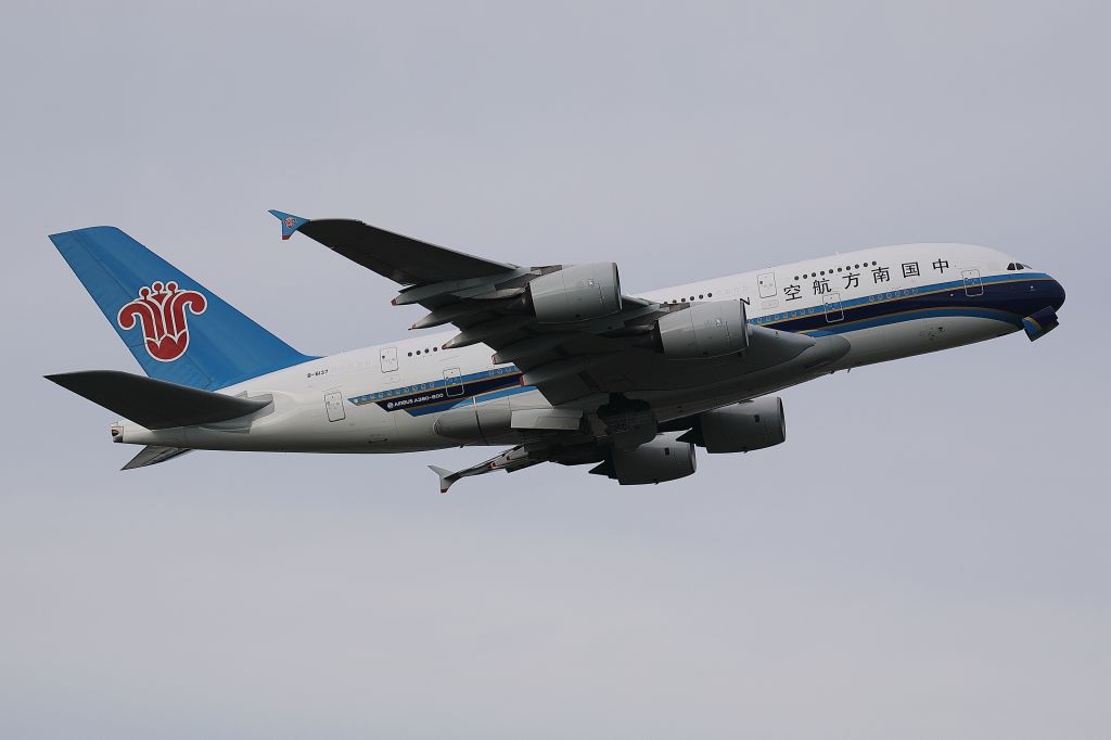 Airbus A380-800 (B-6137)
