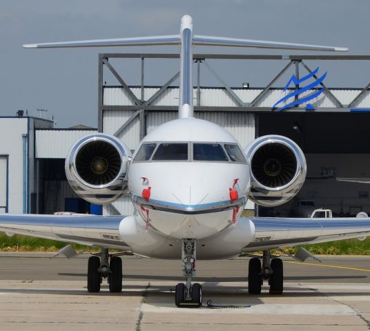 Bombardier Global Express (N568M)