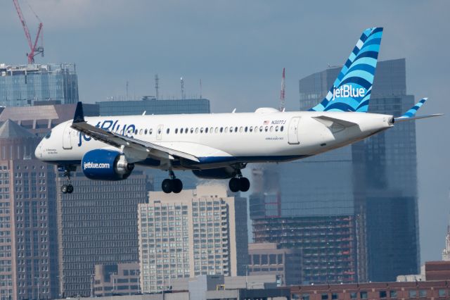 Airbus A220-300 (N3077J)