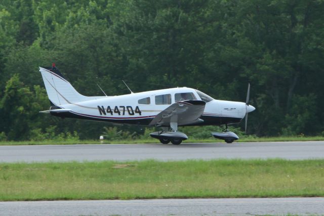 Piper Cherokee (N44704)