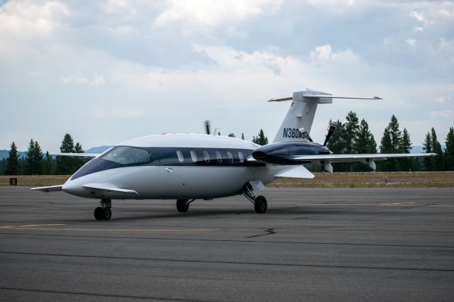 Piaggio P.180 Avanti (N360MC)