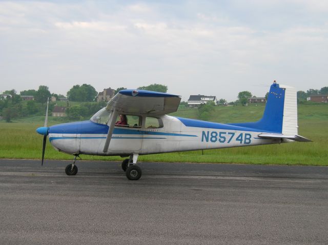 Cessna Skyhawk (N8574B) - 1958 Cessna 172A